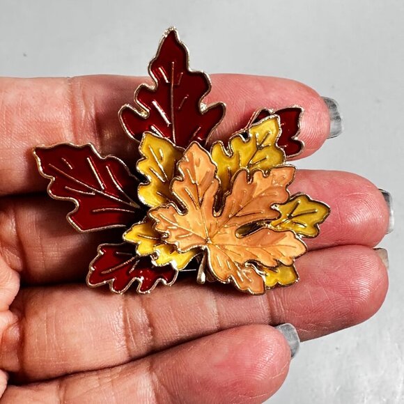 Autumn Leaves Lapel Pin Fall Harvest Brooch Badge Accessories Jewelry Gift Pin - Picture 5 of 8